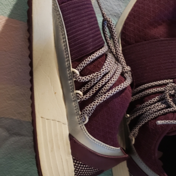 Shoes - Picture 2 of 5